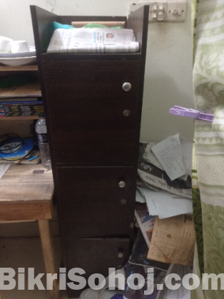 Reading Table with wardrobe